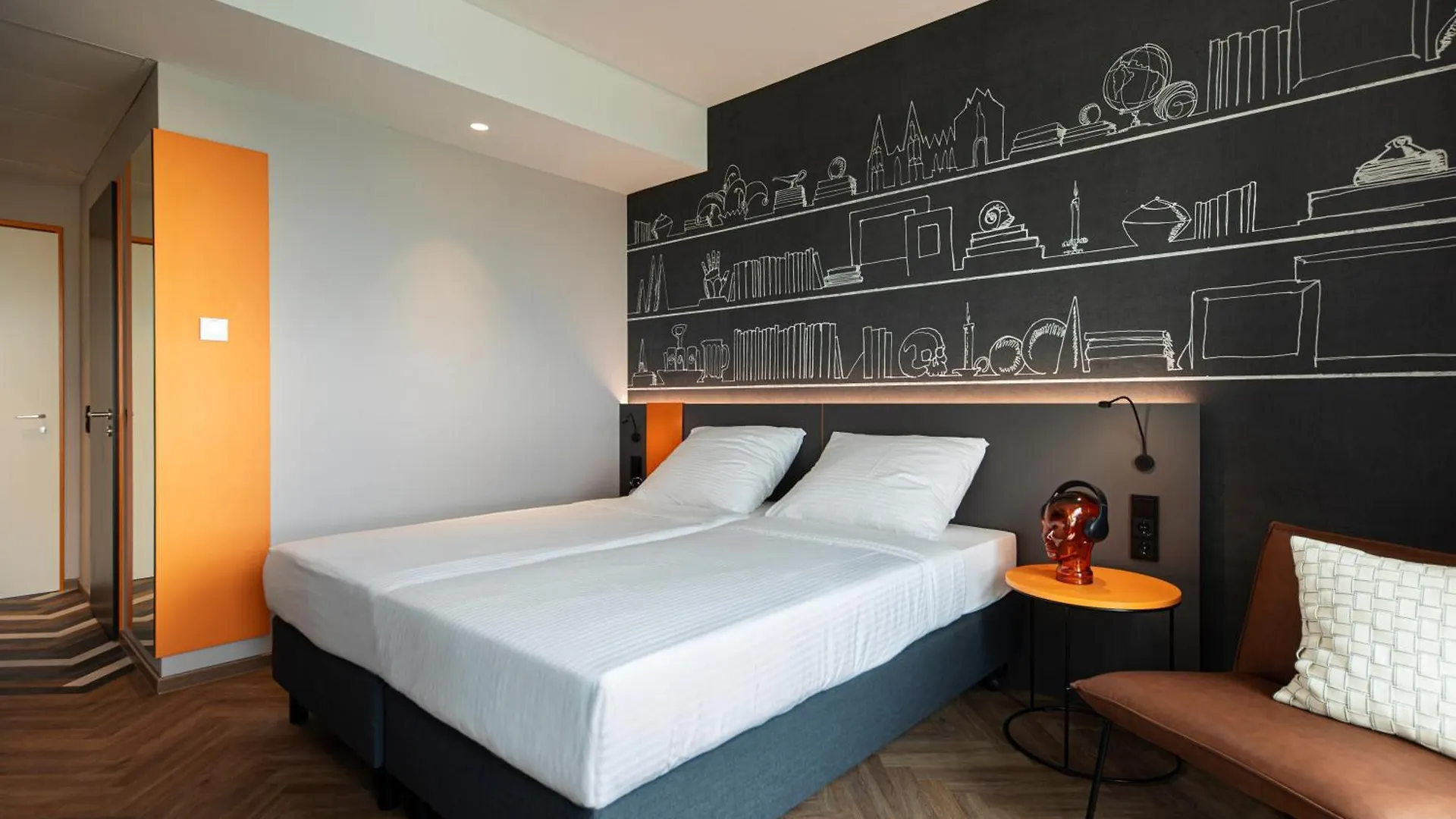 Loginn Hotel Koeln Airport