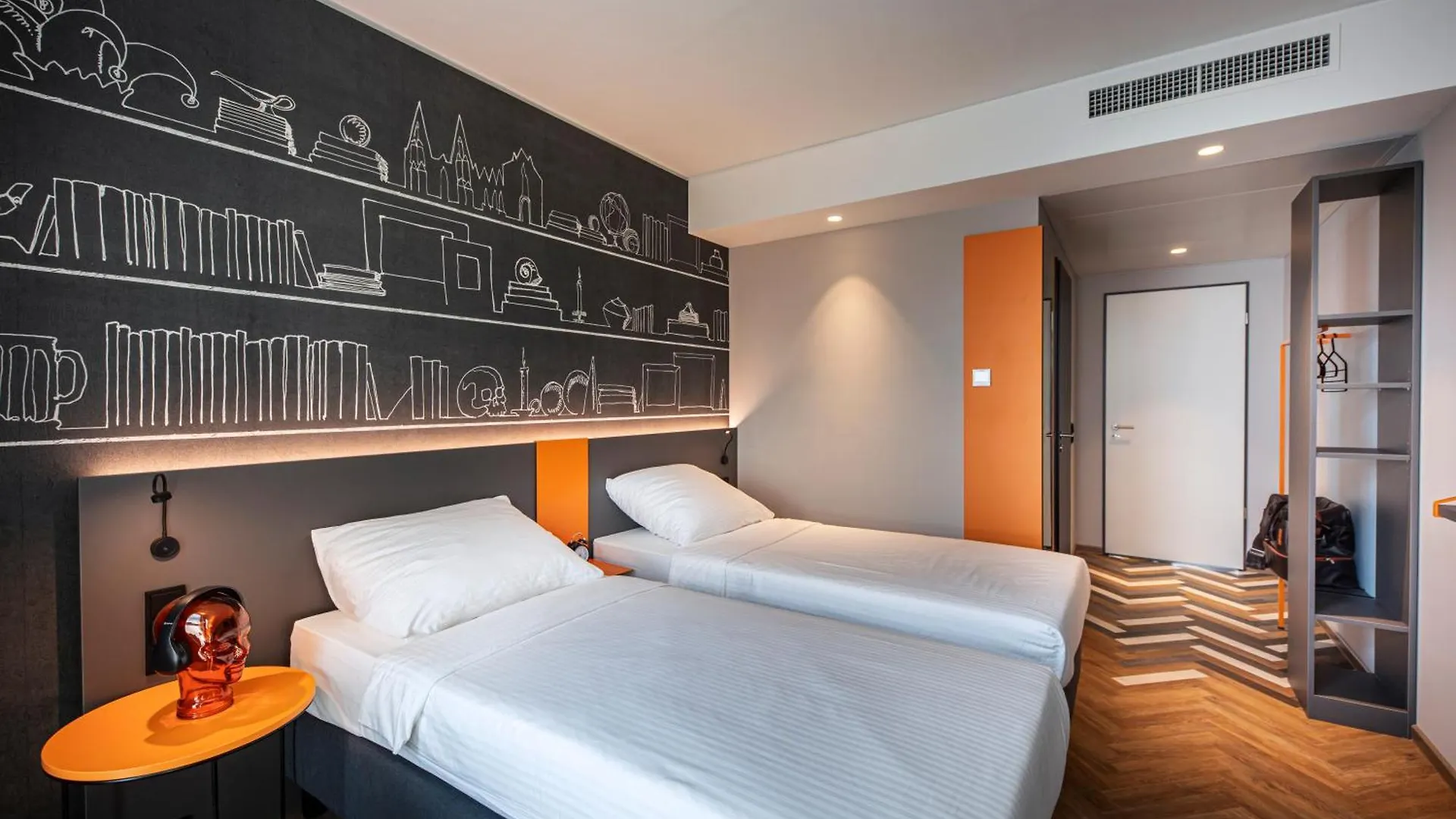 ***  Loginn Hotel Koeln Airport ألمانيا