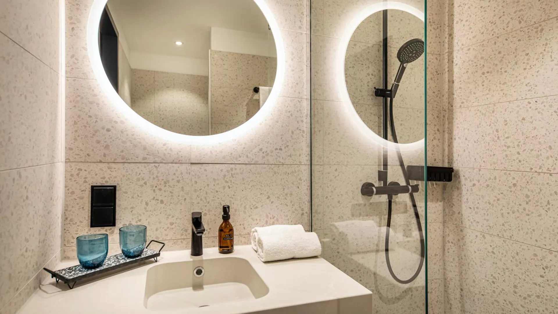 Loginn Hotel Koeln Airport 3*, ケルン ドイツ