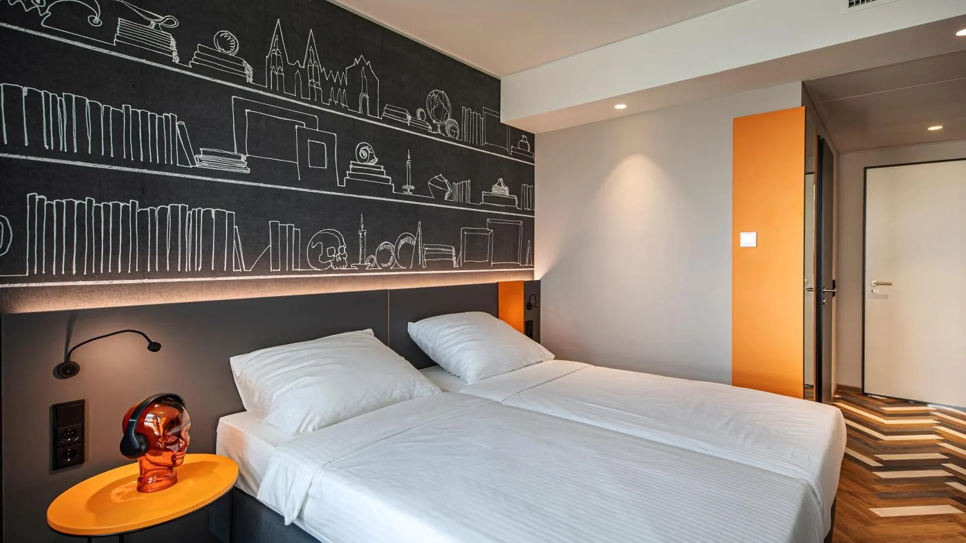 Loginn Hotel Koeln Airport كولونيا