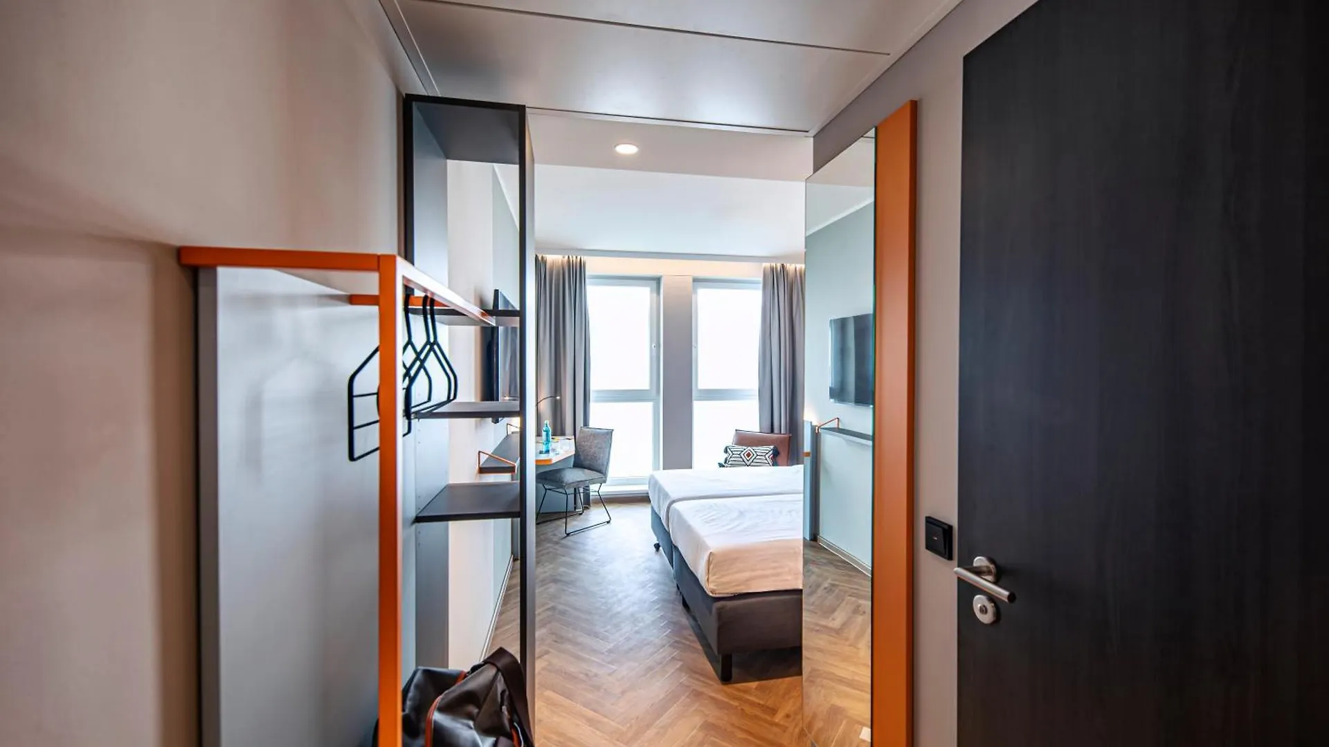 Loginn Hotel Koeln Airport