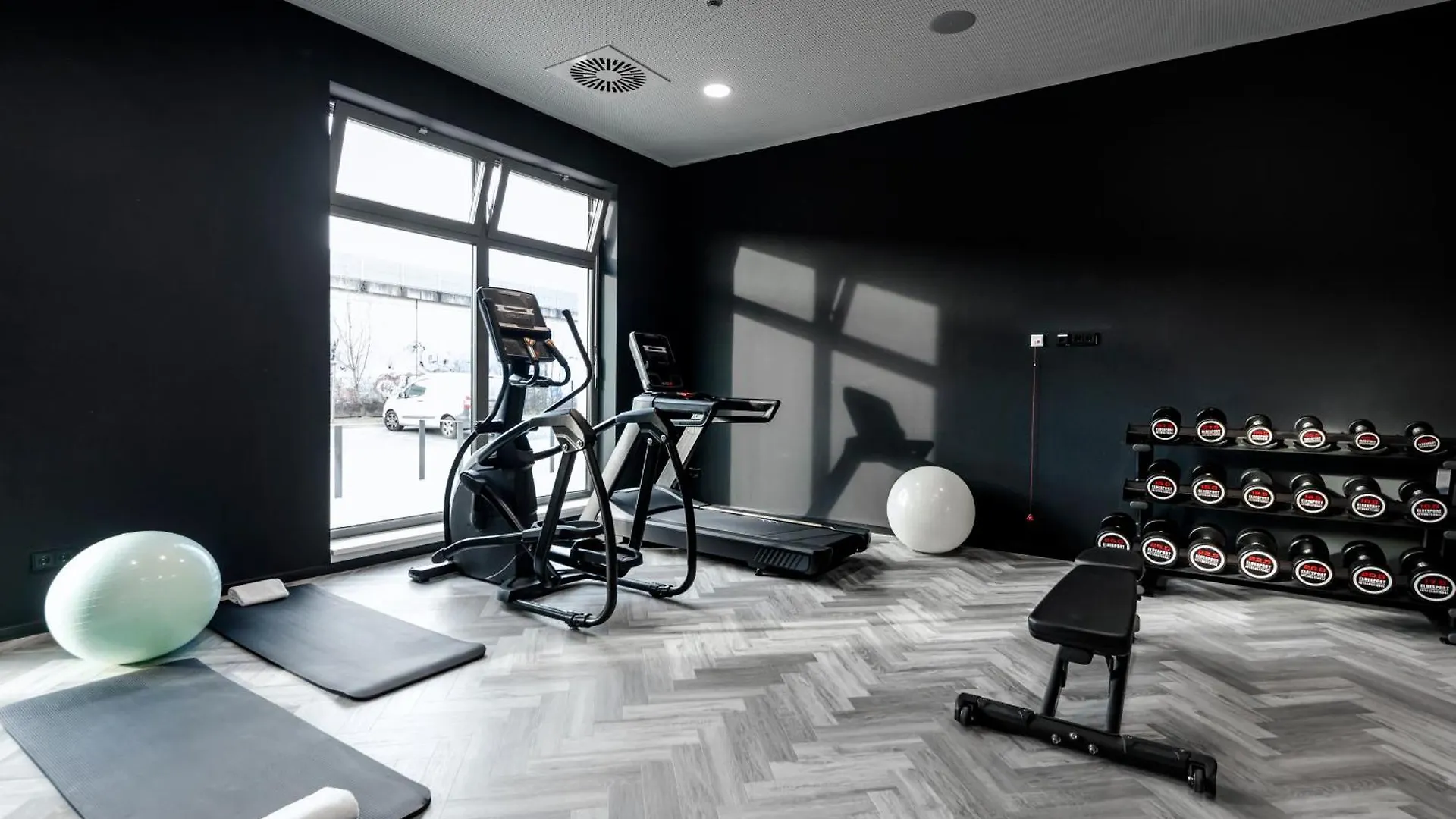 Loginn Hotel Koeln Airport ドイツ