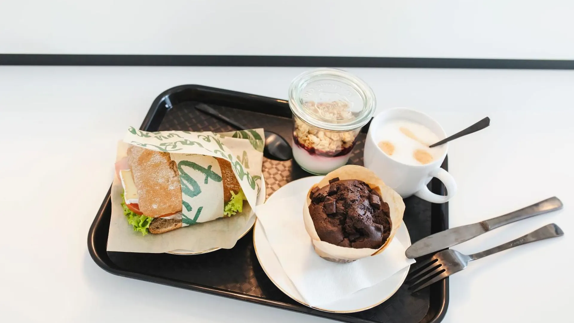 Loginn Hotel Koeln Airport 3*, كولونيا